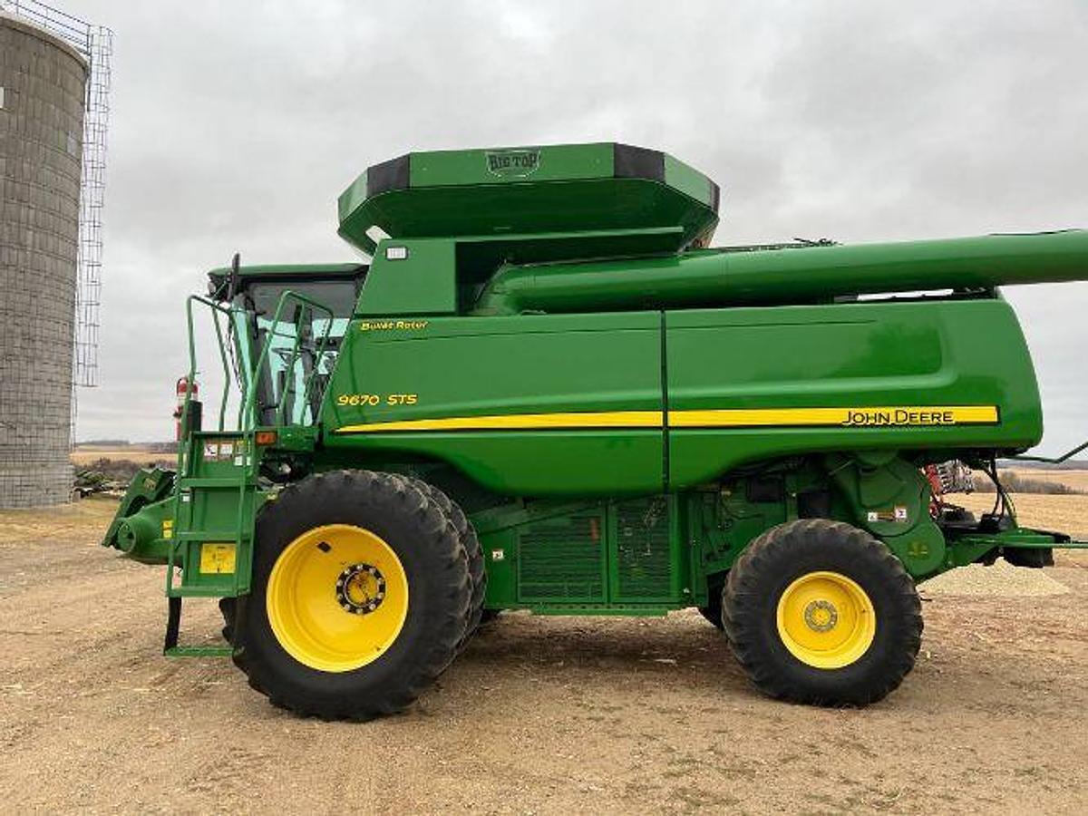 Used 2009 JOHN DEERE 9670 STS Combine