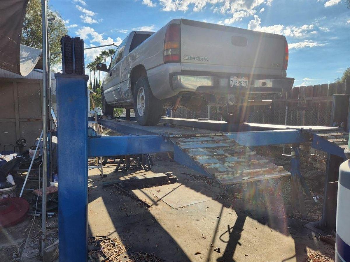 Used 1993 BenPak 4 Post Auto Lift with Front and Back Ententions