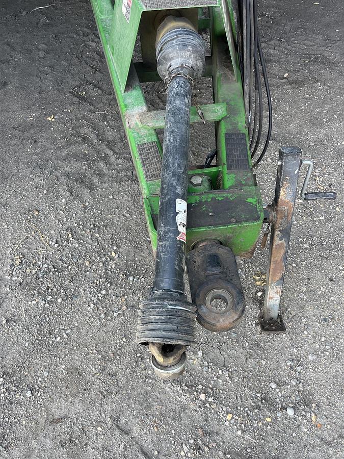 Used 2011 8250 Grain Cart
