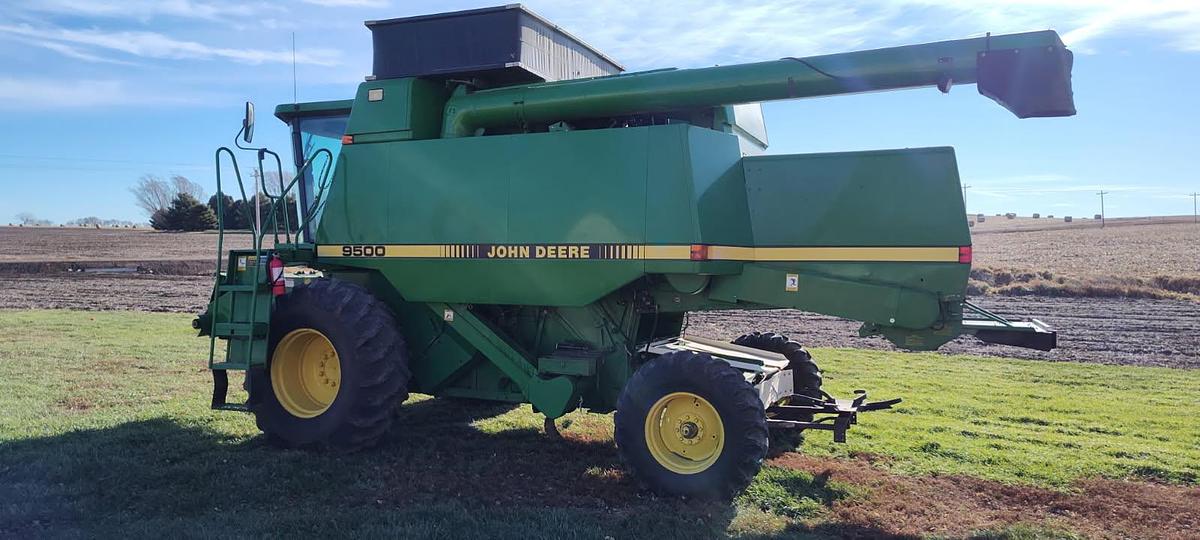 Used 1989 John Deere 9500 Combine