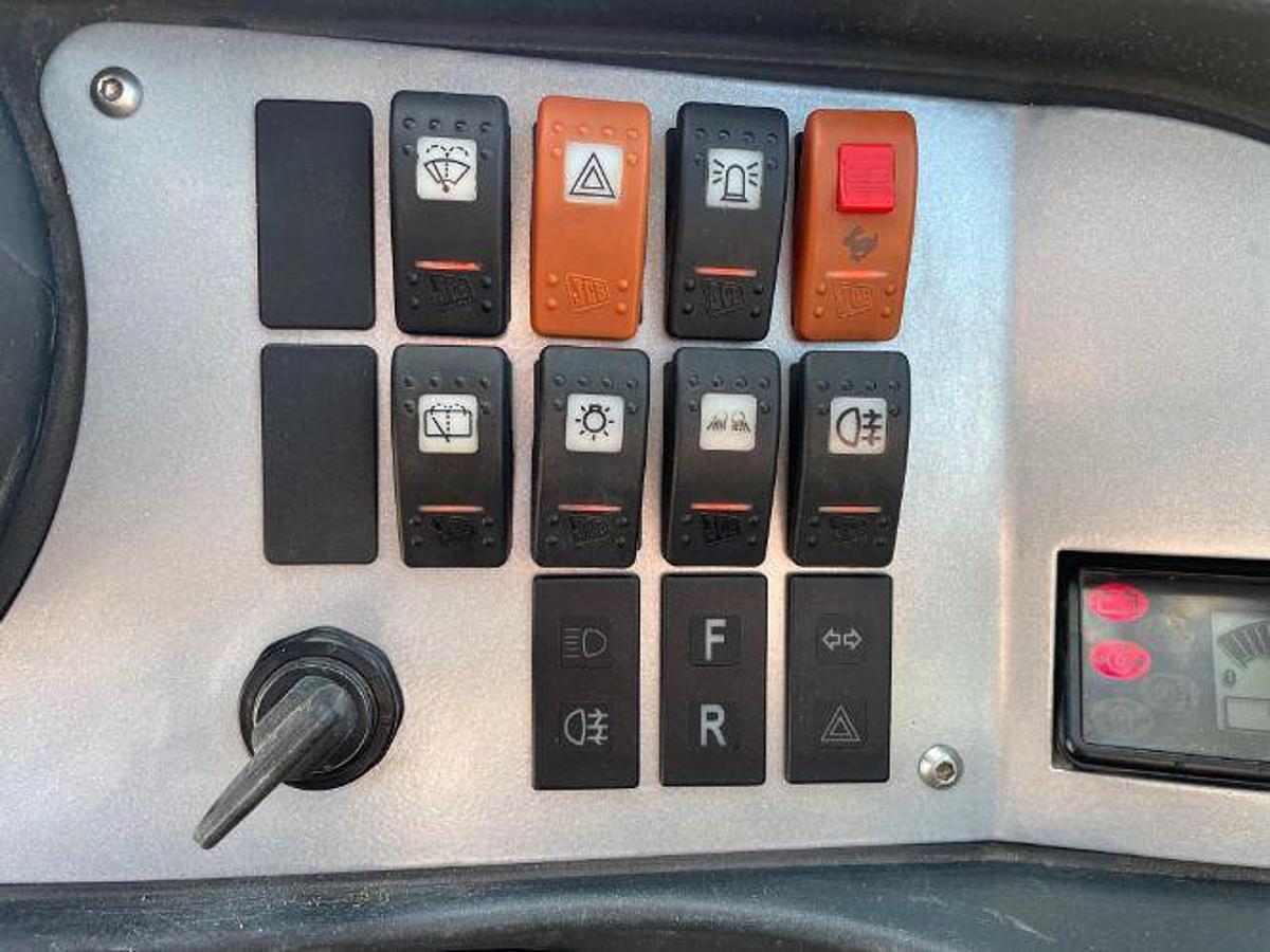 Used 2010 JCB 515-40