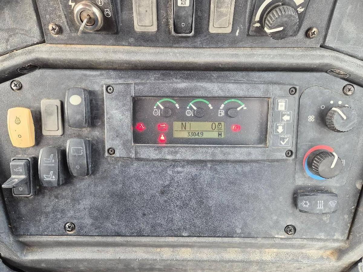 Used 2010 John Deere 310J