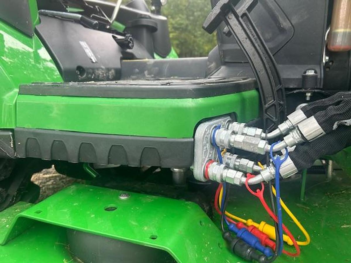 Used 2024 John Deere 1025R Sub Compact Utility Tractor