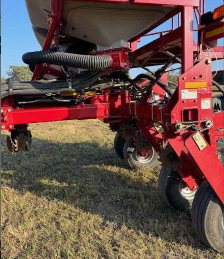 Used 2013 CASE IH 1250 Planter