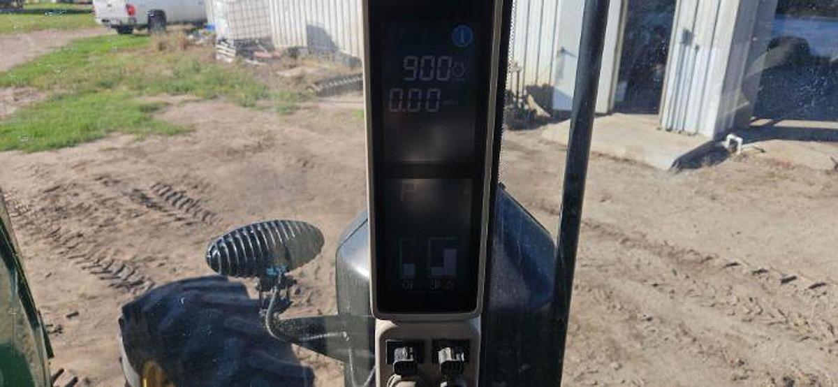 Used 2015 JOHN DEERE 7210R