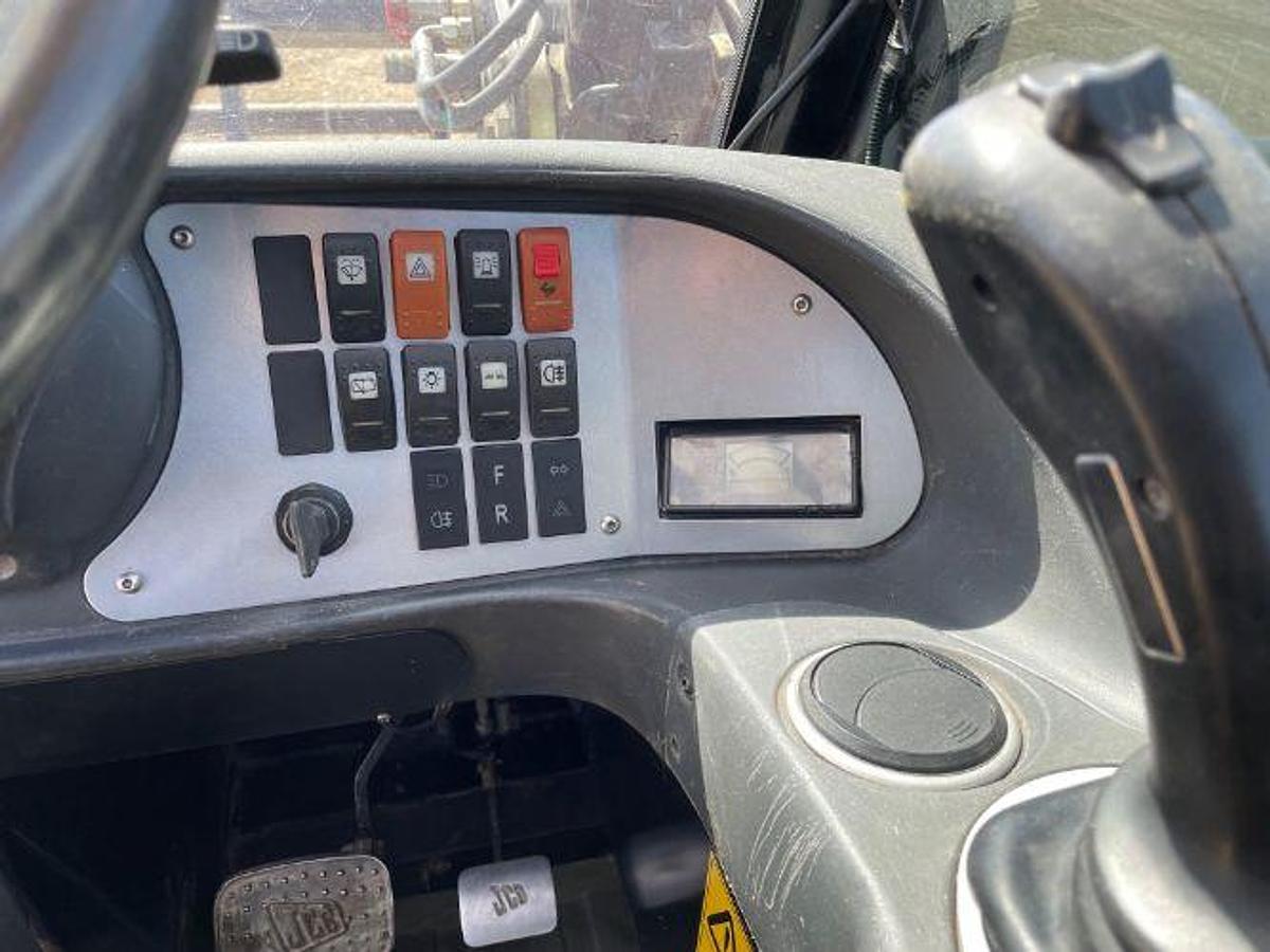 Used 2010 JCB 515-40