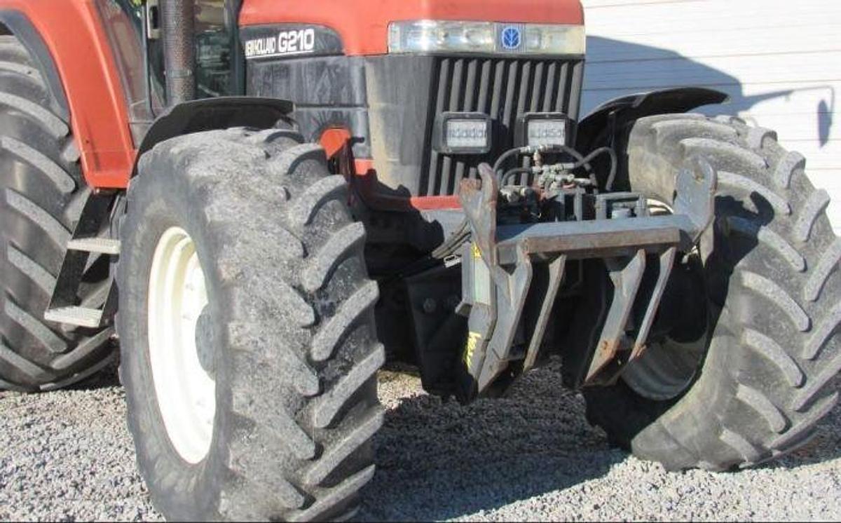 Used 2000 NEW HOLLAND G210