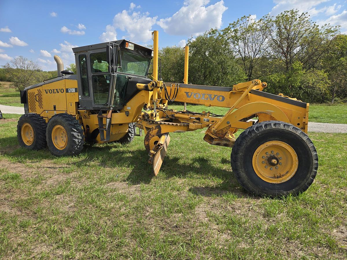 Used 2004 Volvo G710B Motor Grader