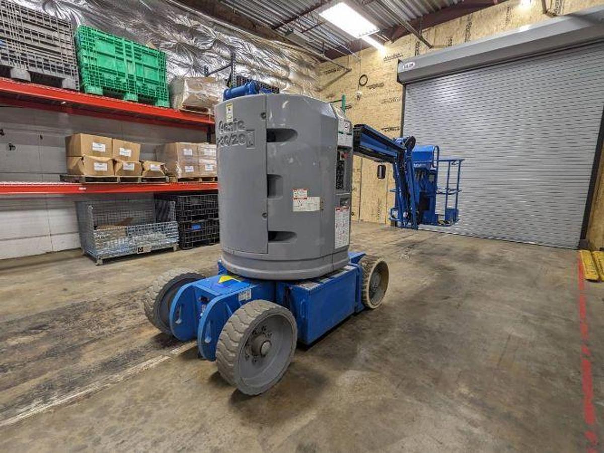 Used 2013 Genie Z-30/20N