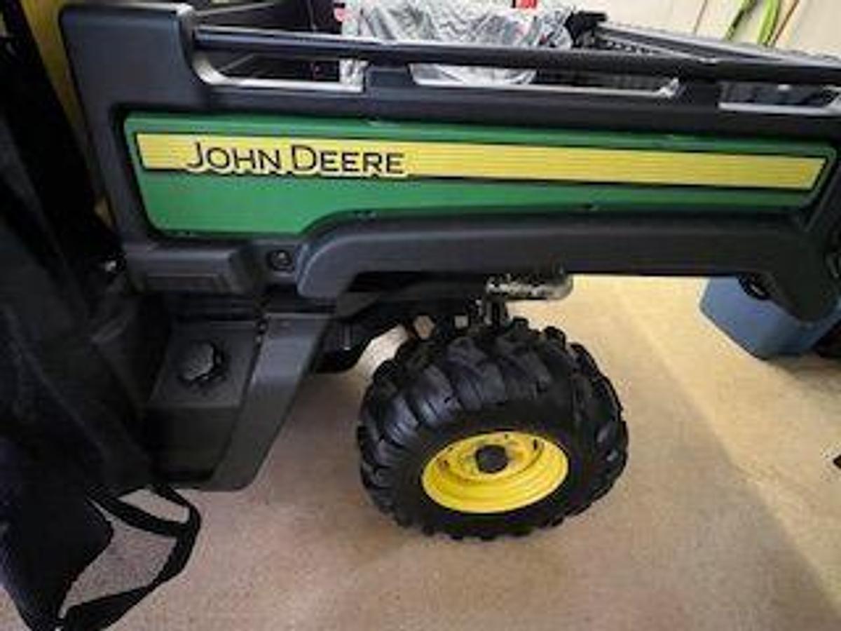 Used 2018 JOHN DEERE XUV835M