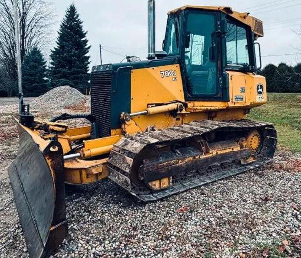 Used 2010 JOHN DEERE 700J XLT