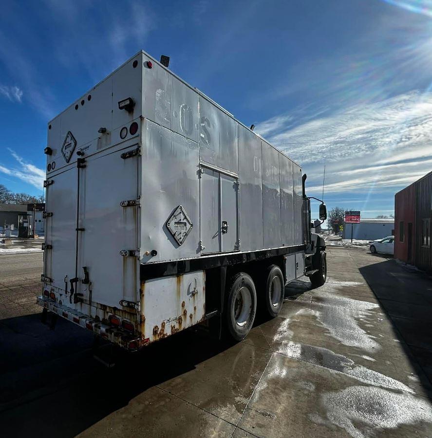 Used 2013 Caterpillar CT660