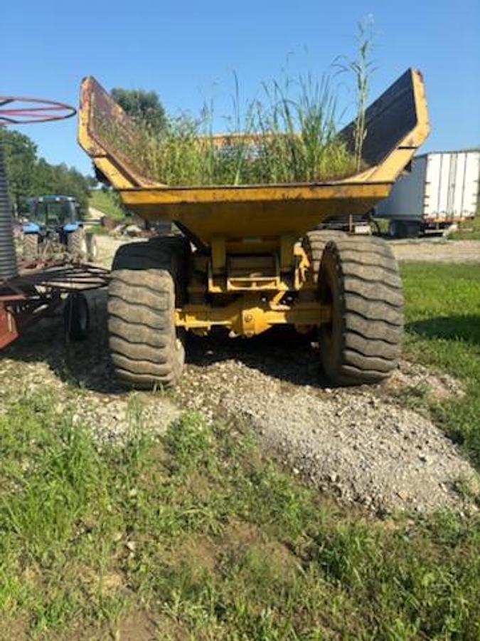 Used 2017 HOLMES WELDING & FABRICATION T3066 Dump Wagon
