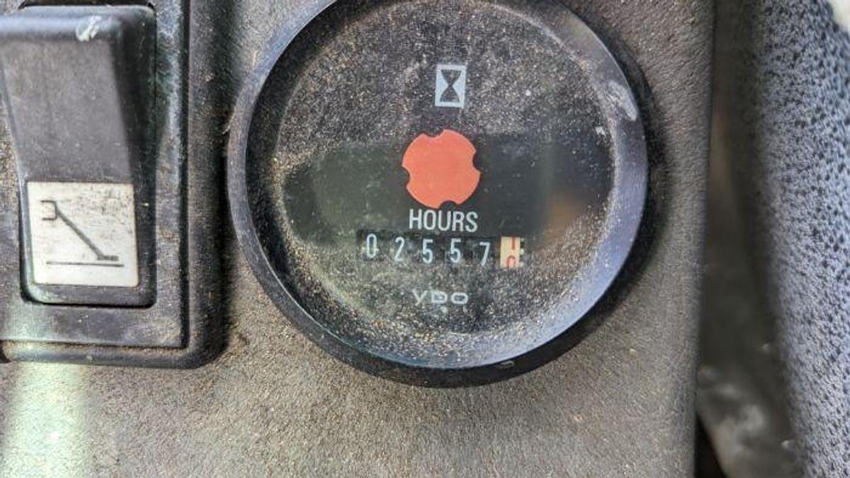 Used 2005 Volvo EW180B