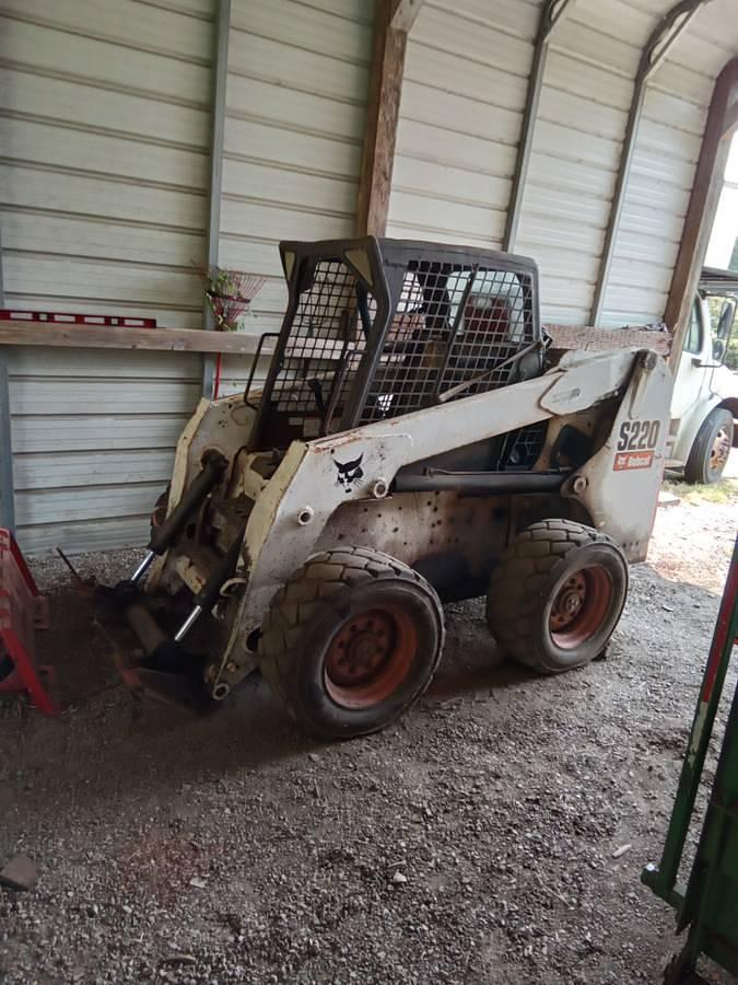 Used 2005 Bobcat S220 Skid Steer Loader