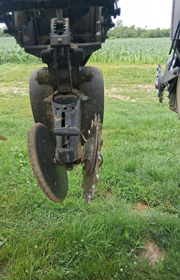 Used 2009 Kinze 3600 Planter