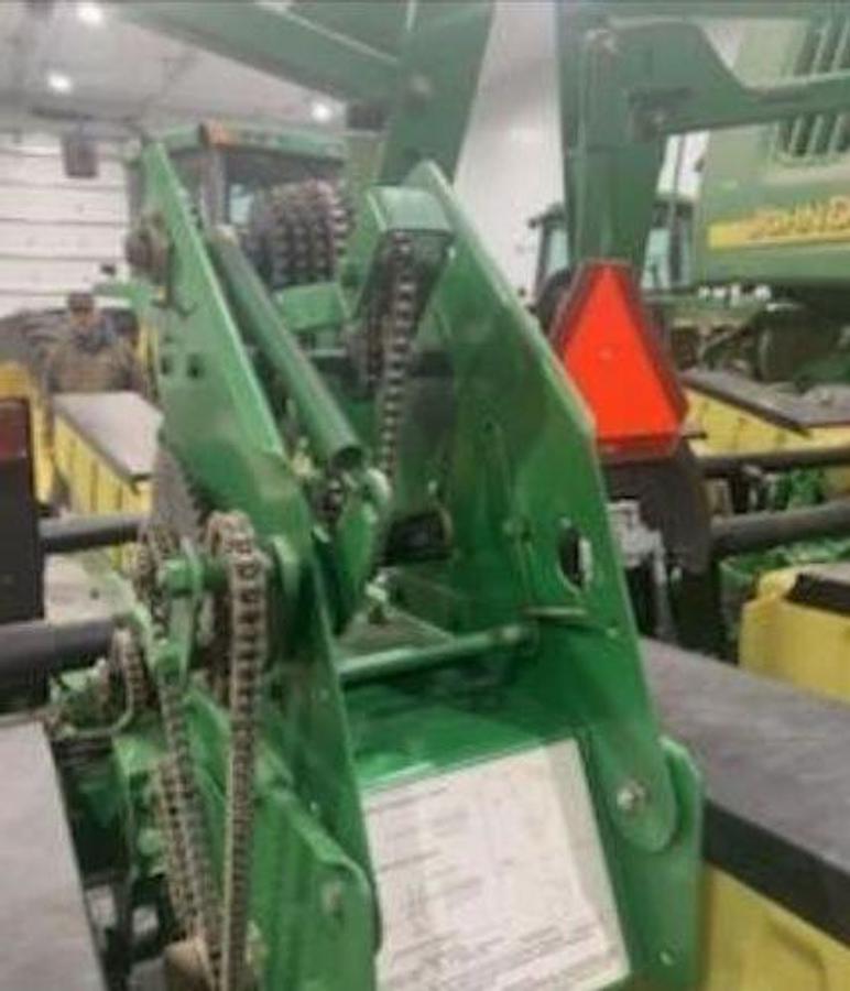 Used 2010 JOHN DEERE 1760 MaxEmerge XP Vac Planter
