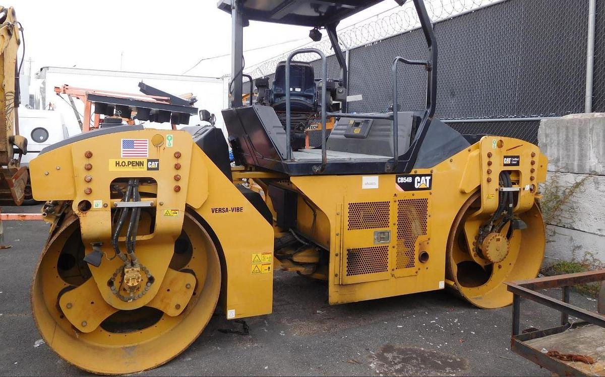 Used 2014 CATERPILLAR CB54B