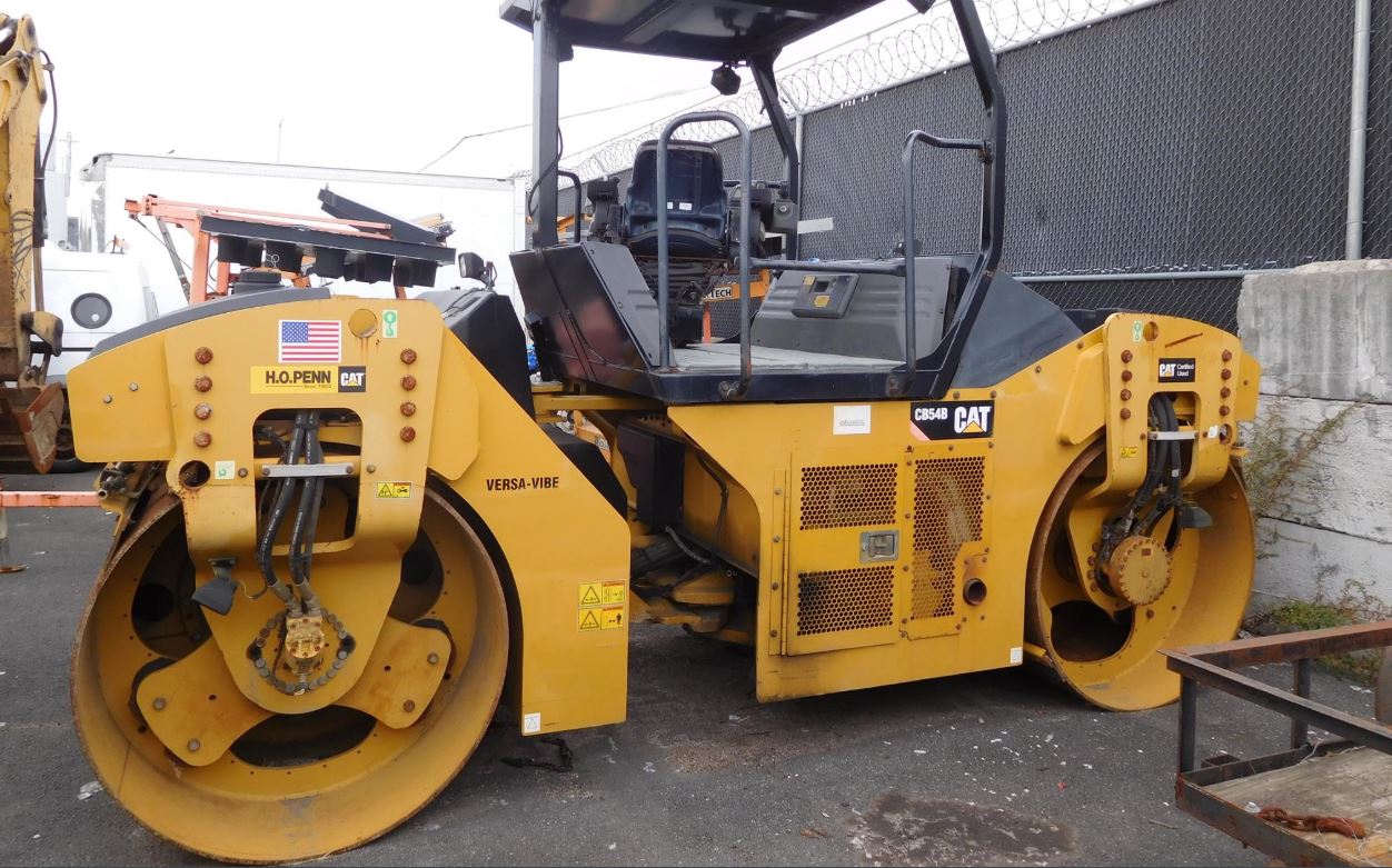 Used 2014 CATERPILLAR CB54B
