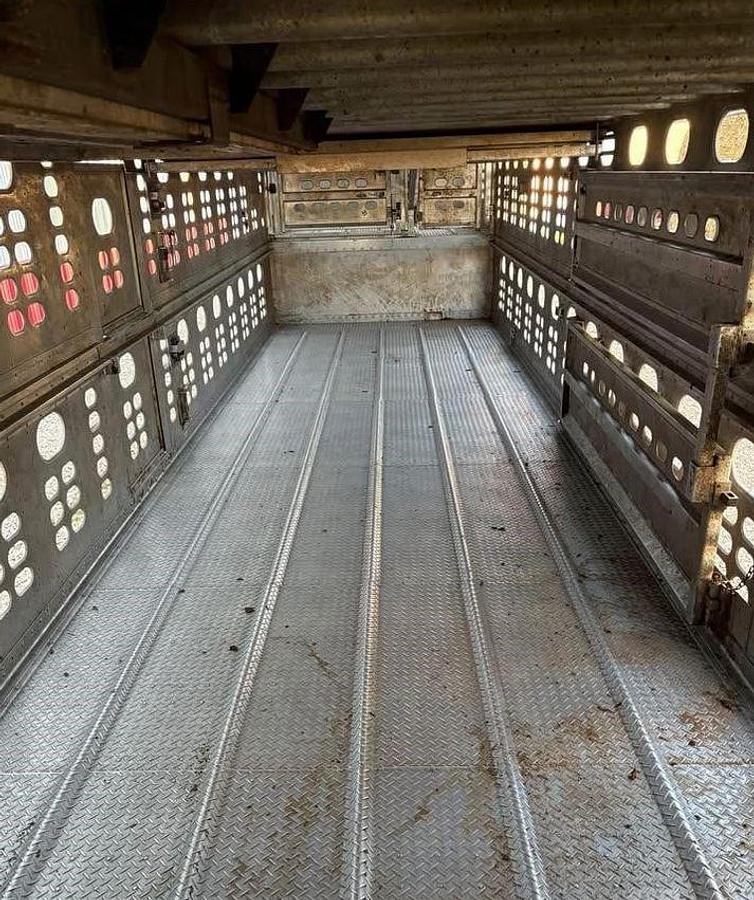 Used 2019 WILSON PSDCL-402H Livestock Trailer