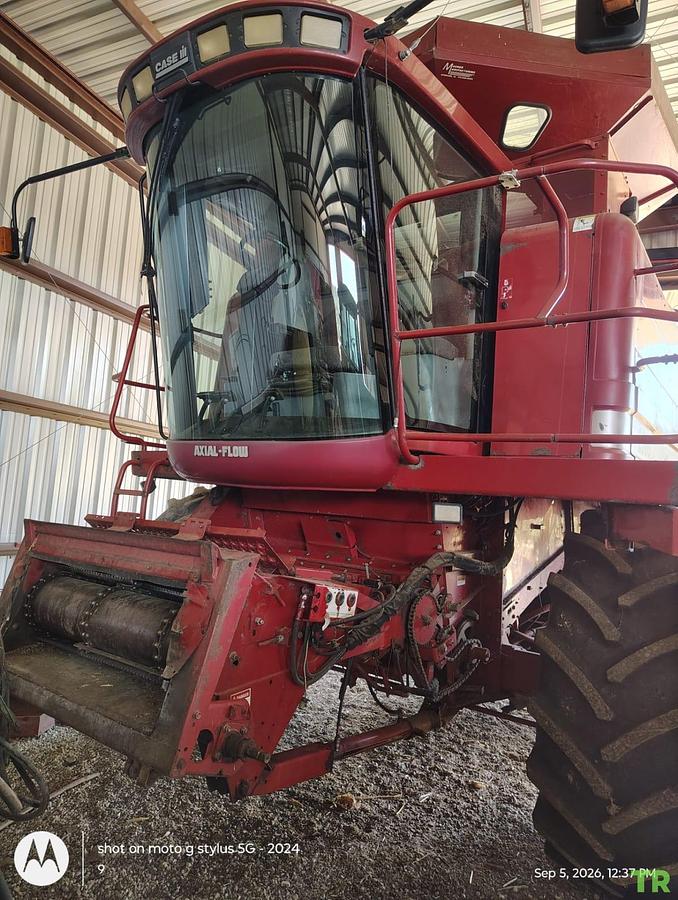 Used 1999 Case IH 2388 Combine W/ Late Model 1020 25 ft Grain Head