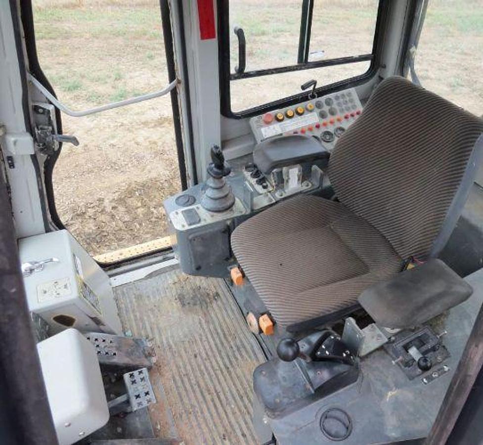 Used 2004 JOHN DEERE 755C