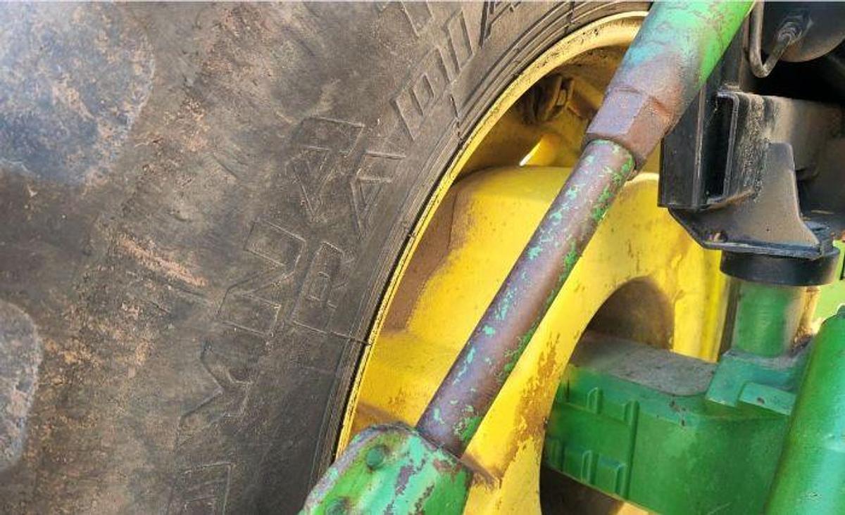 Used 1985 JOHN DEERE 4850