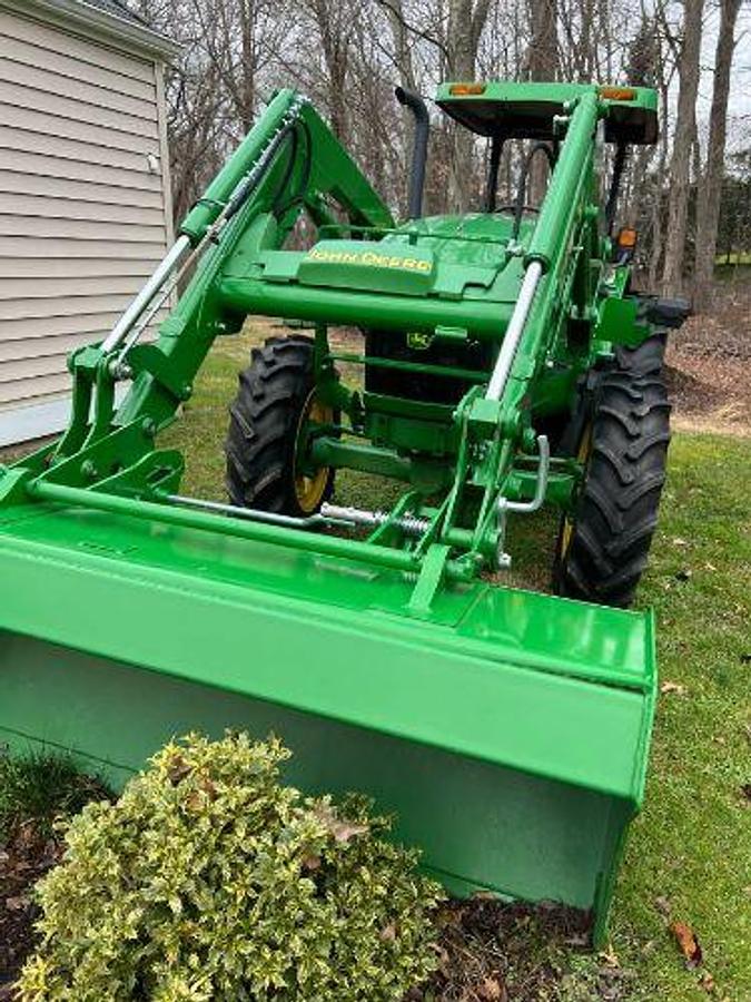 Used 2016 JOHN DEERE 5100E