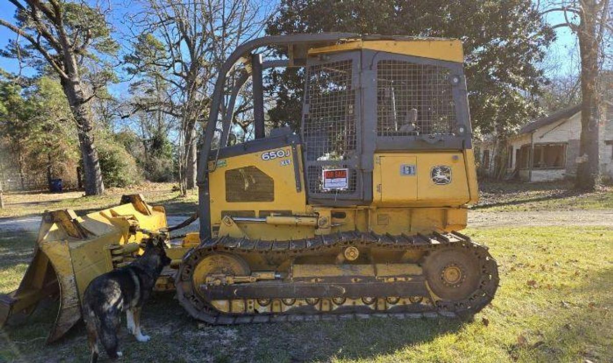 Used 2011 JOHN DEERE 650J XLT