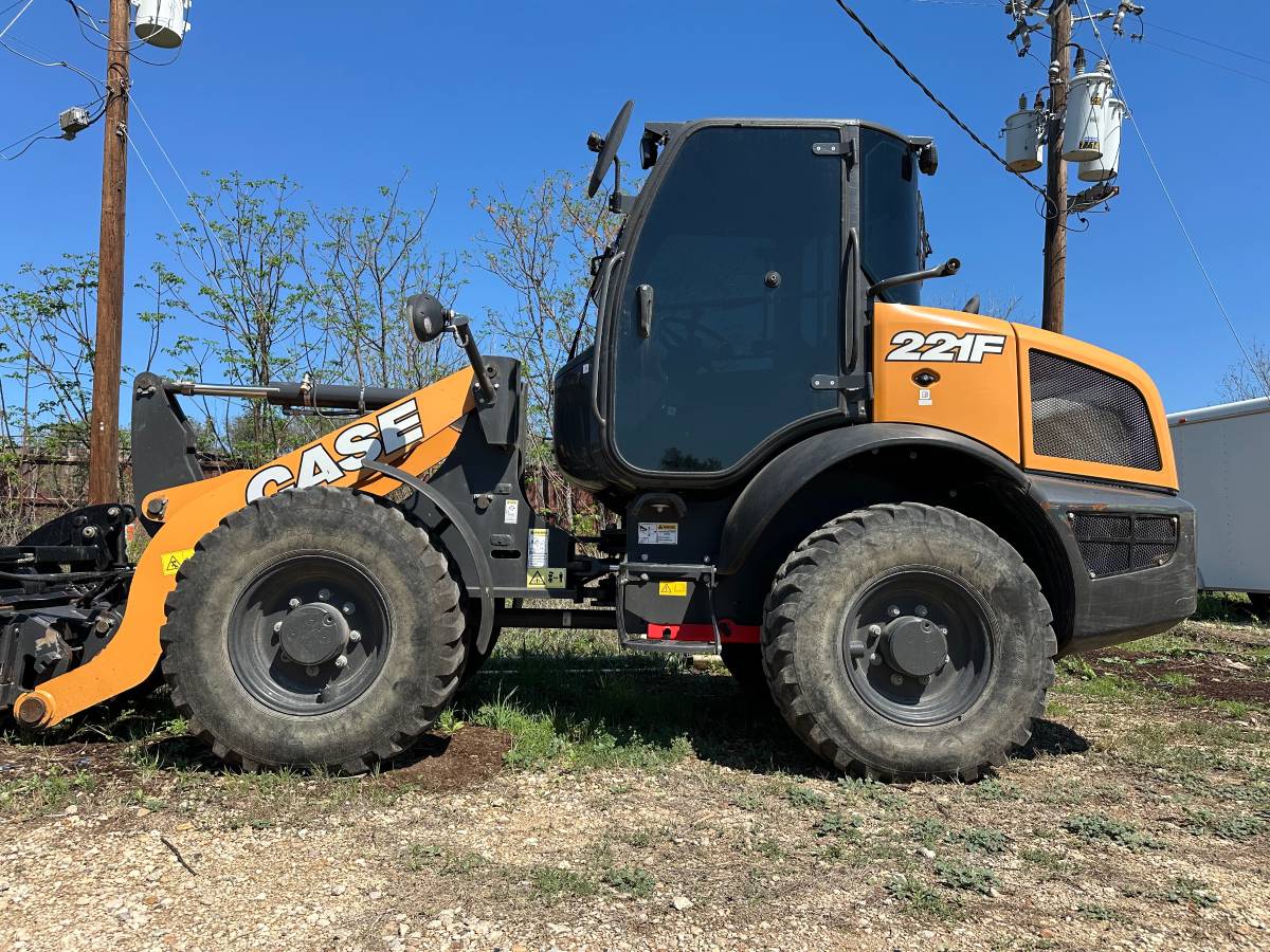 Used 2021 Case 221f Loader With Factory Bucket