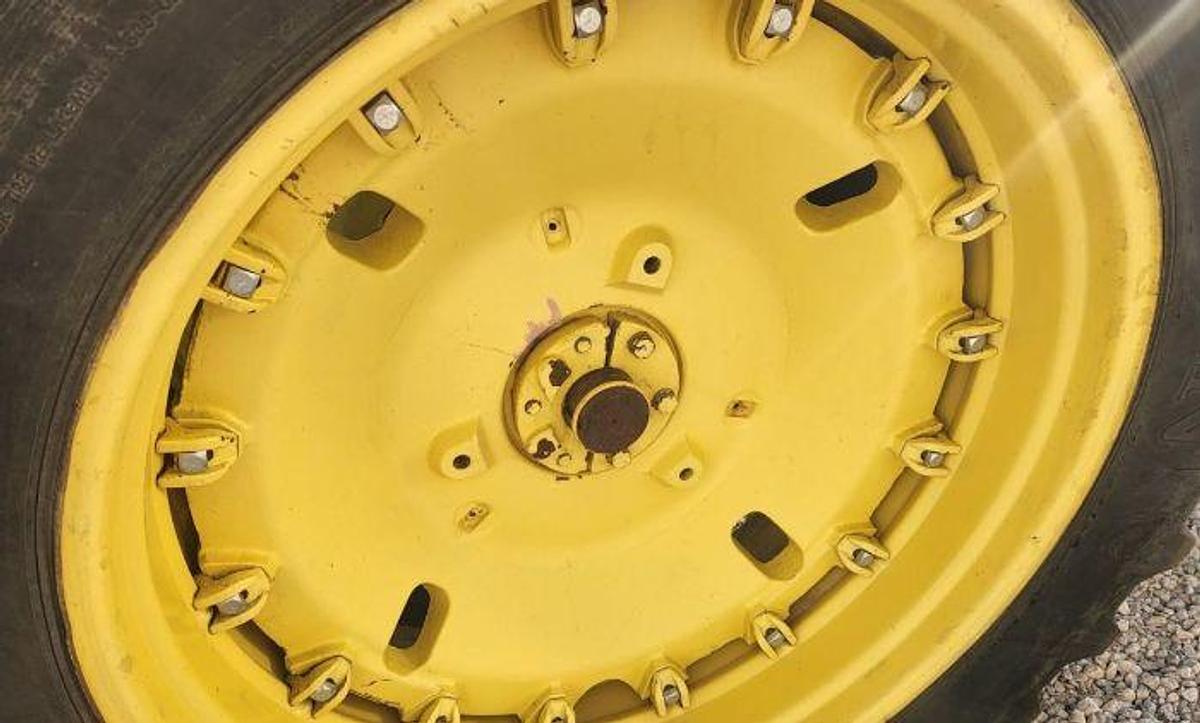 Used 1985 JOHN DEERE 4850