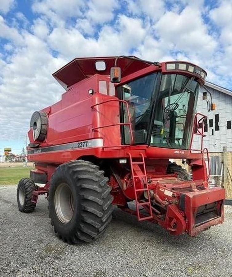 Used 2006 CASE IH 2377 Combine