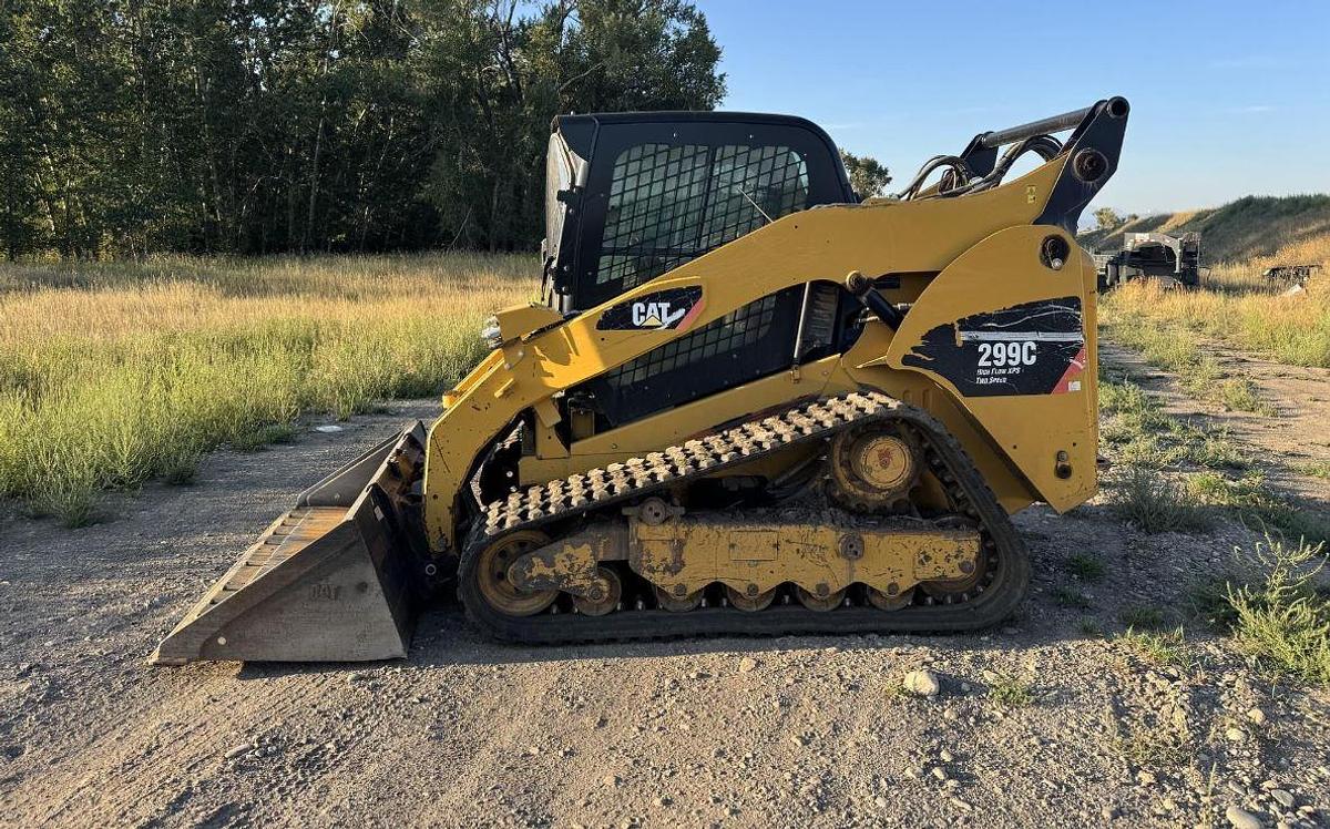 Used 2012 Caterpillar D6N LGP Skid Steer