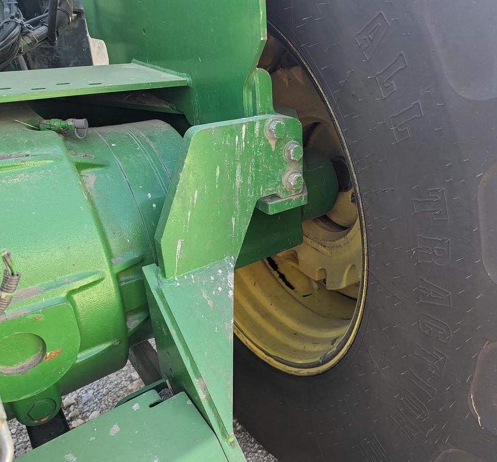 Used 2001 JOHN DEERE 9400 Tractor