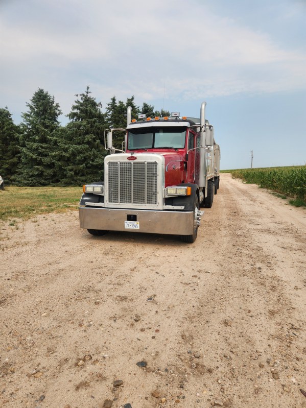 Used Peterbilt Daycab
