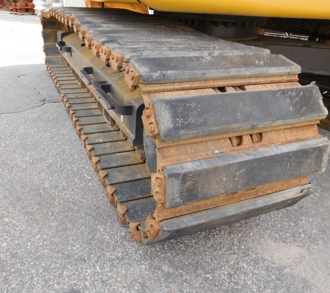 Used 2022 CATERPILLAR 325FL