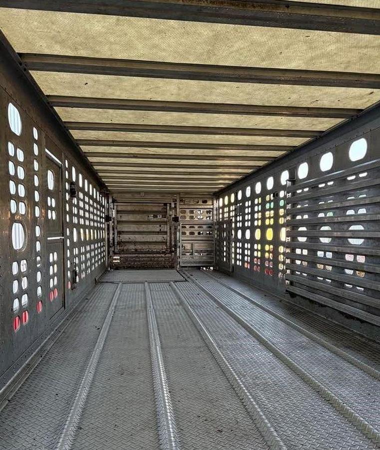 Used 2019 WILSON PSDCL-402H Livestock Trailer