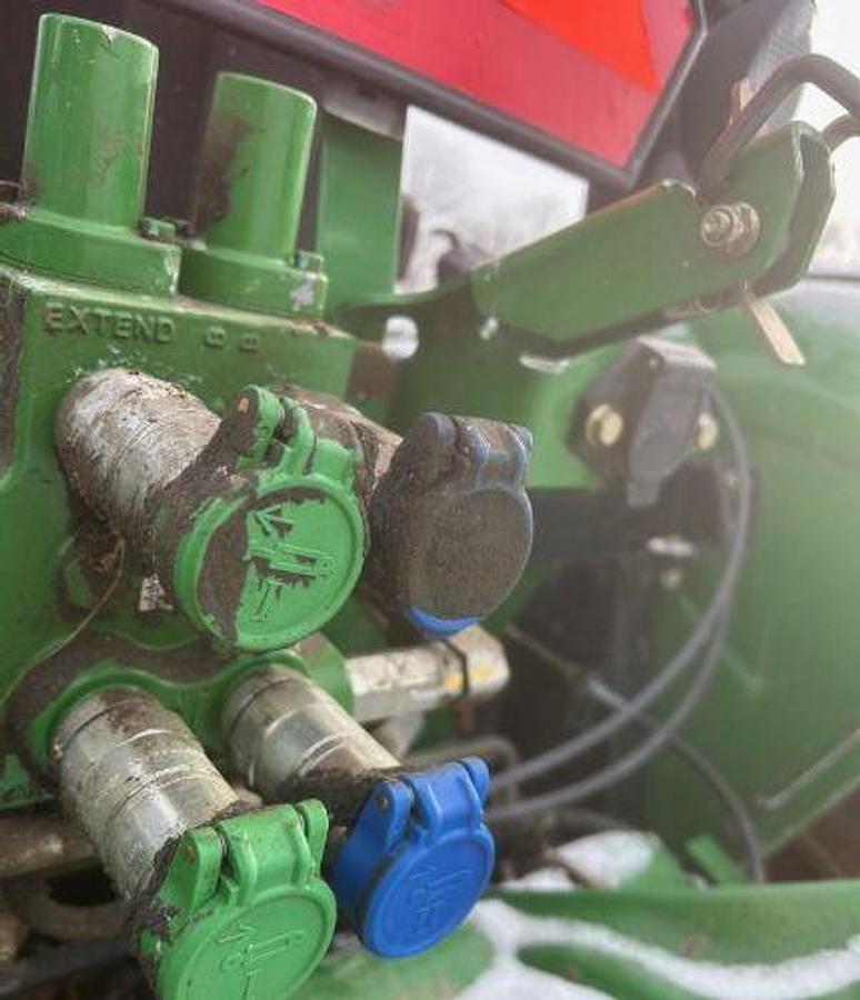 Used 2012 JOHN DEERE 5085m