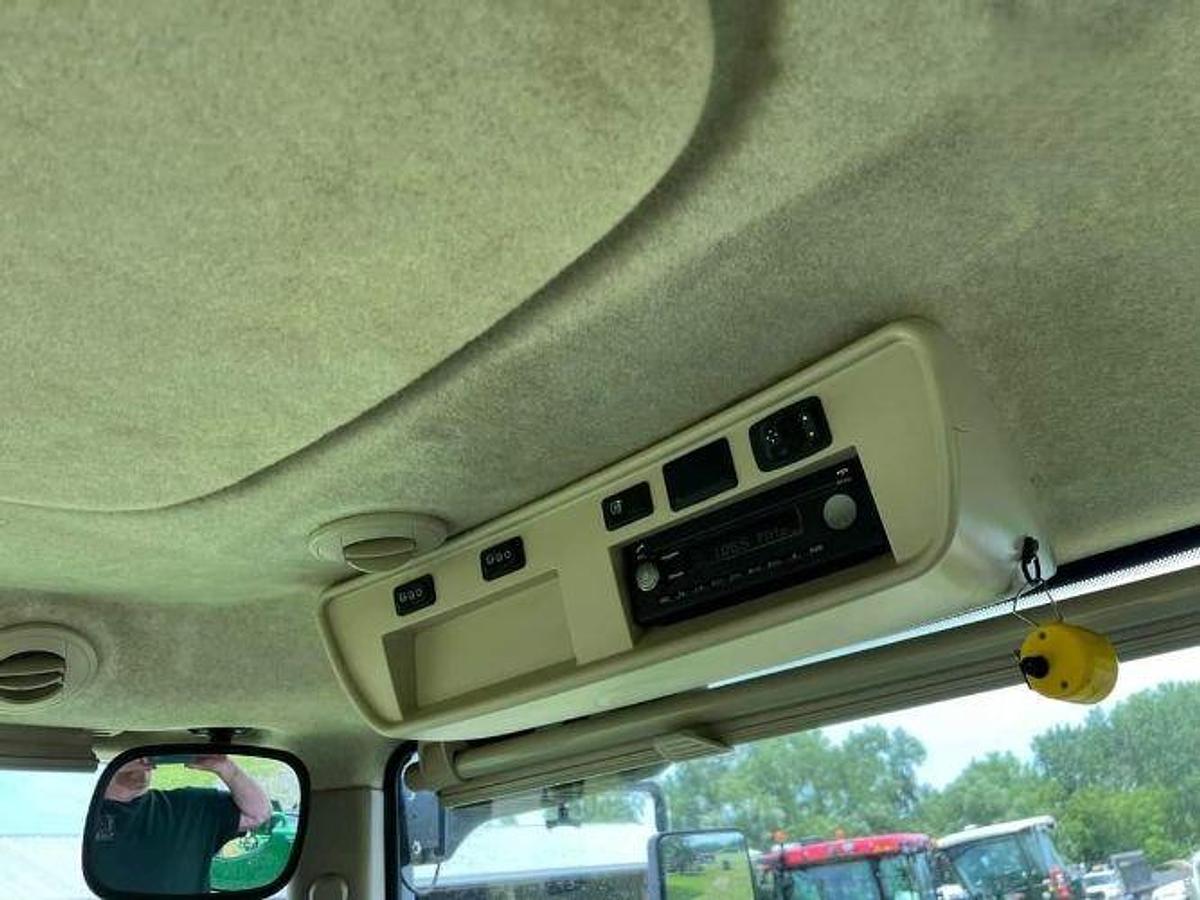 Used 2019 JOHN DEERE 9520R