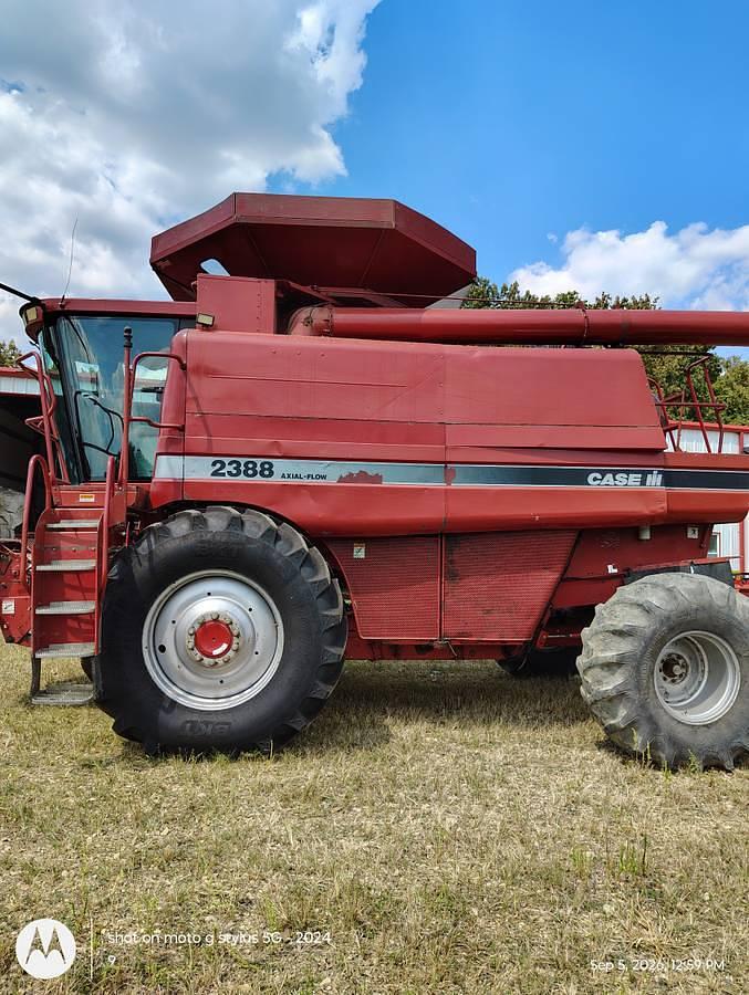 Used 1999 Case 2388H Combine