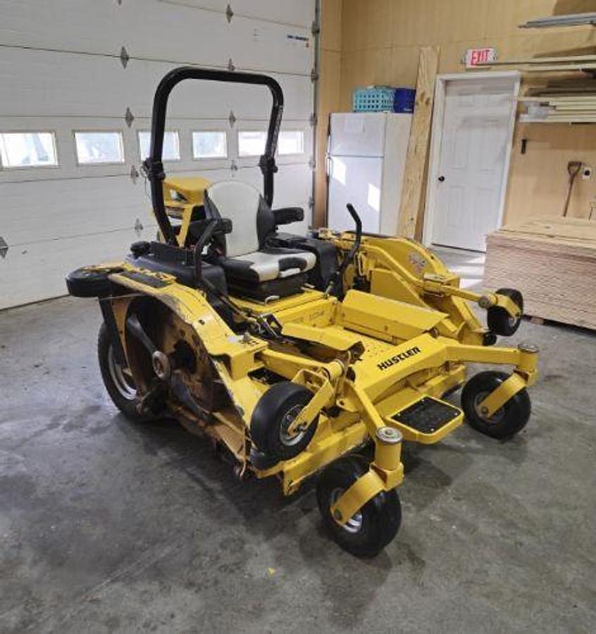 Used 2017 Hustler Super 104