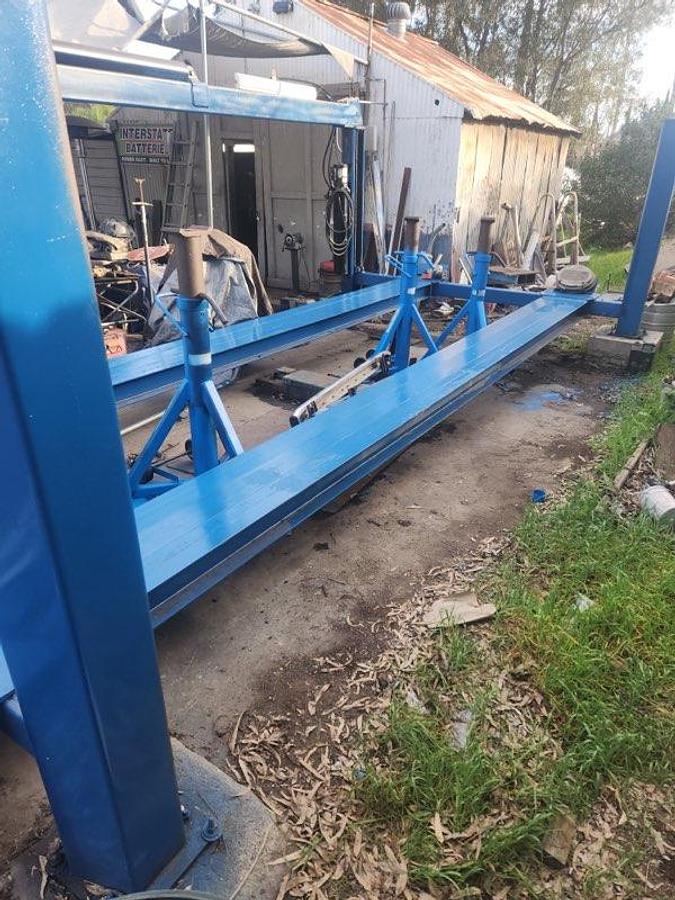Used 1993 BenPak 4 Post Auto Lift with Front and Back Entensions