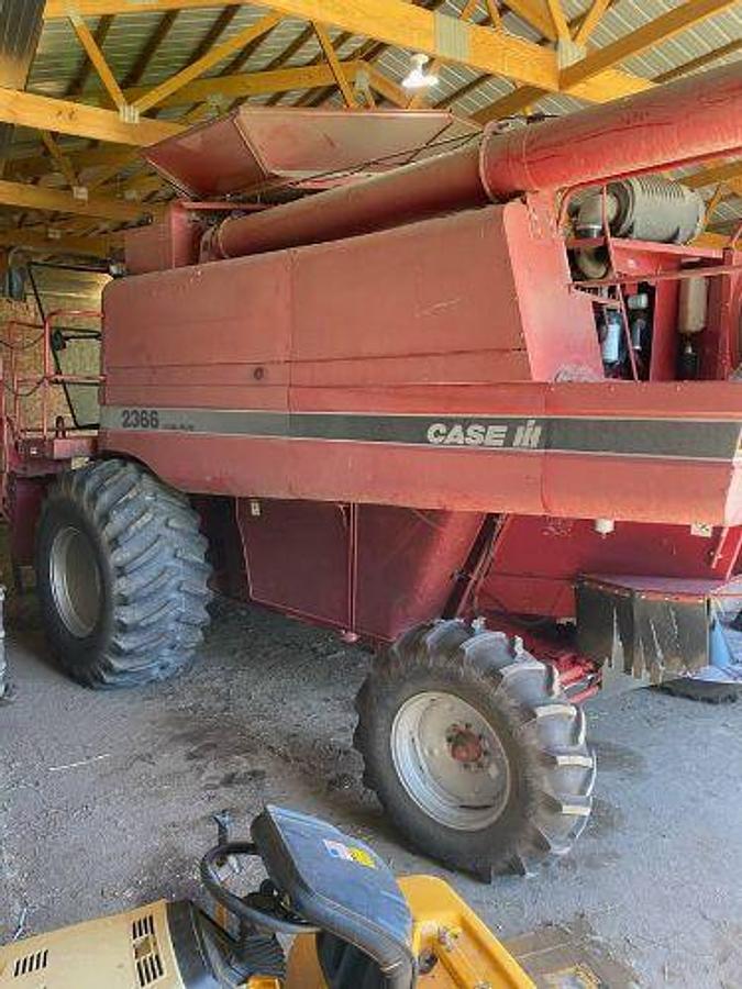 Used 2000 Case IH 2366 Combine & 1063 Corn Head