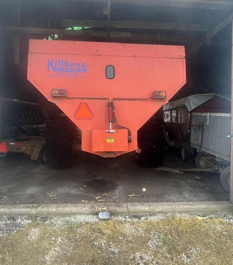 Used 1990 KILLBROS 1600 Grain Cart