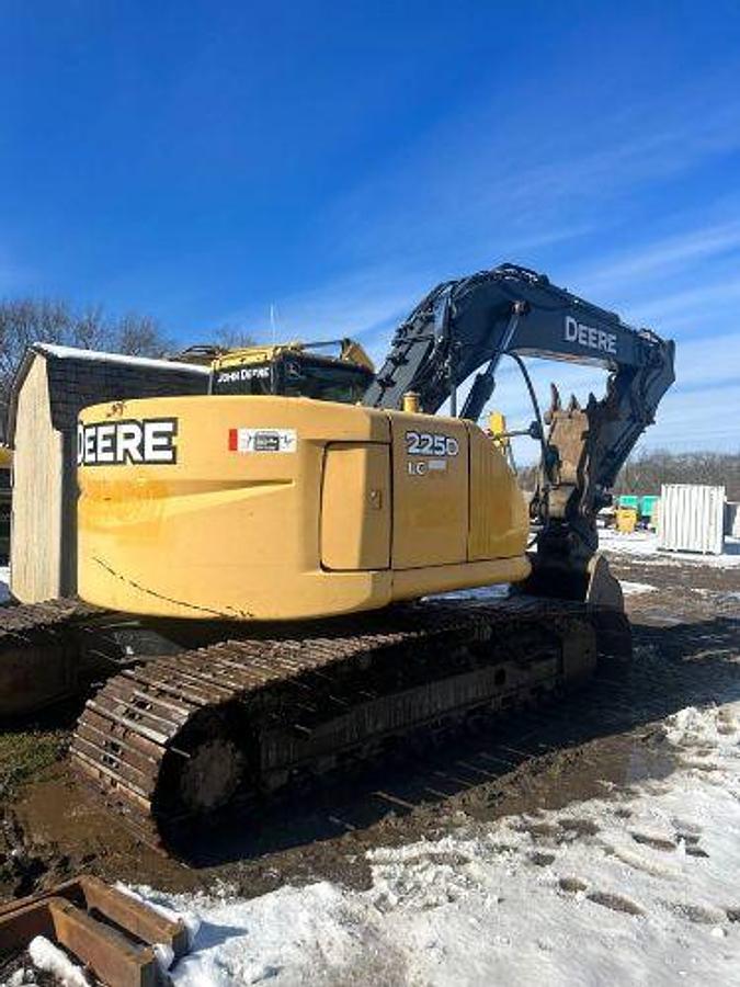 Used 2013 JOHN DEERE 225DLC