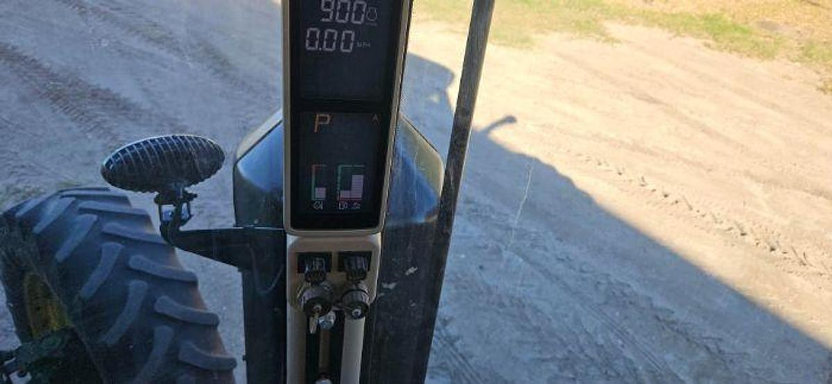 Used 2015 JOHN DEERE 7210R