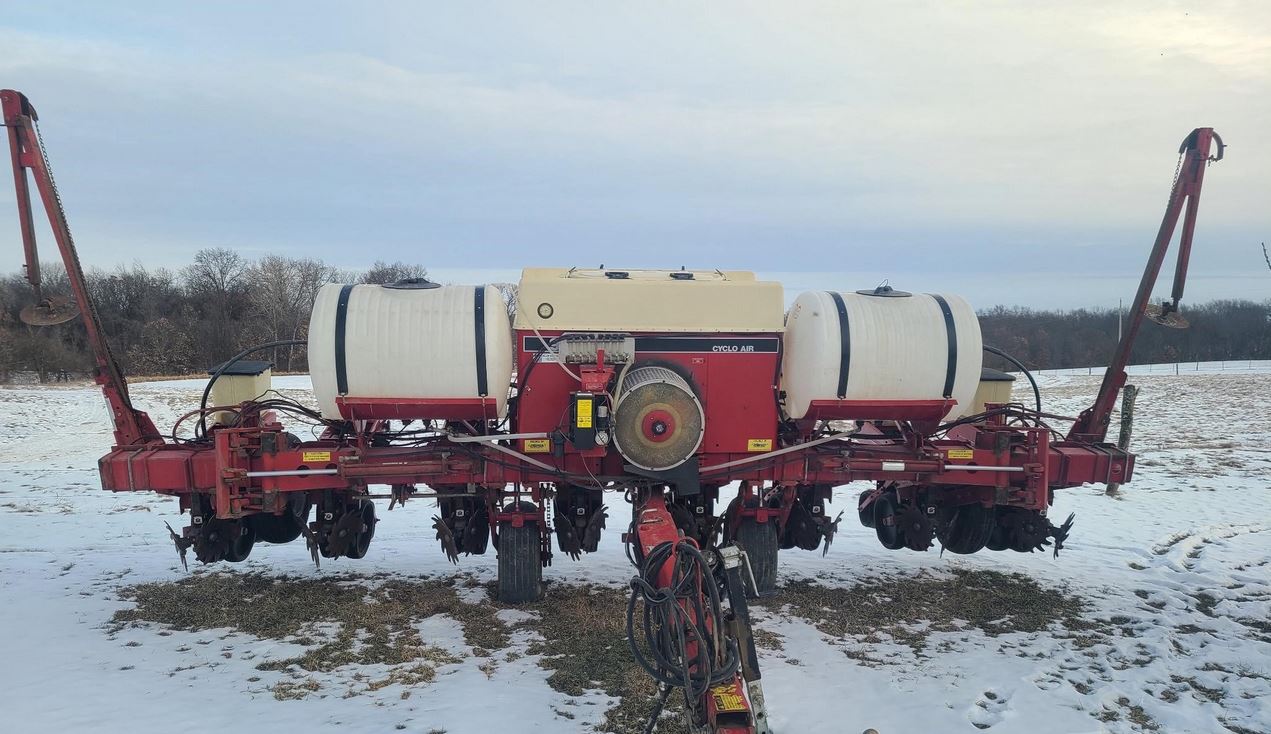 Used 1993 CASE IH 900 Planter