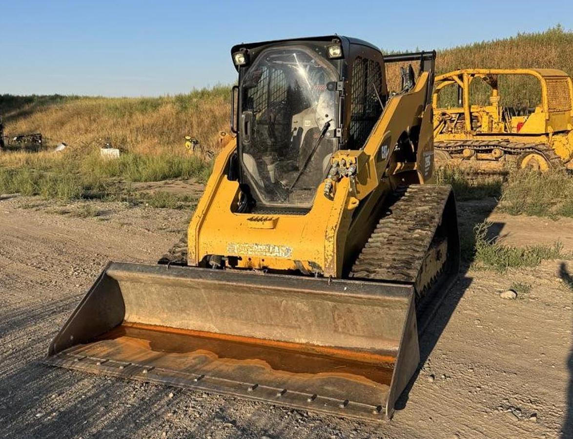 Used 2012 Caterpillar D6N LGP Skid Steer