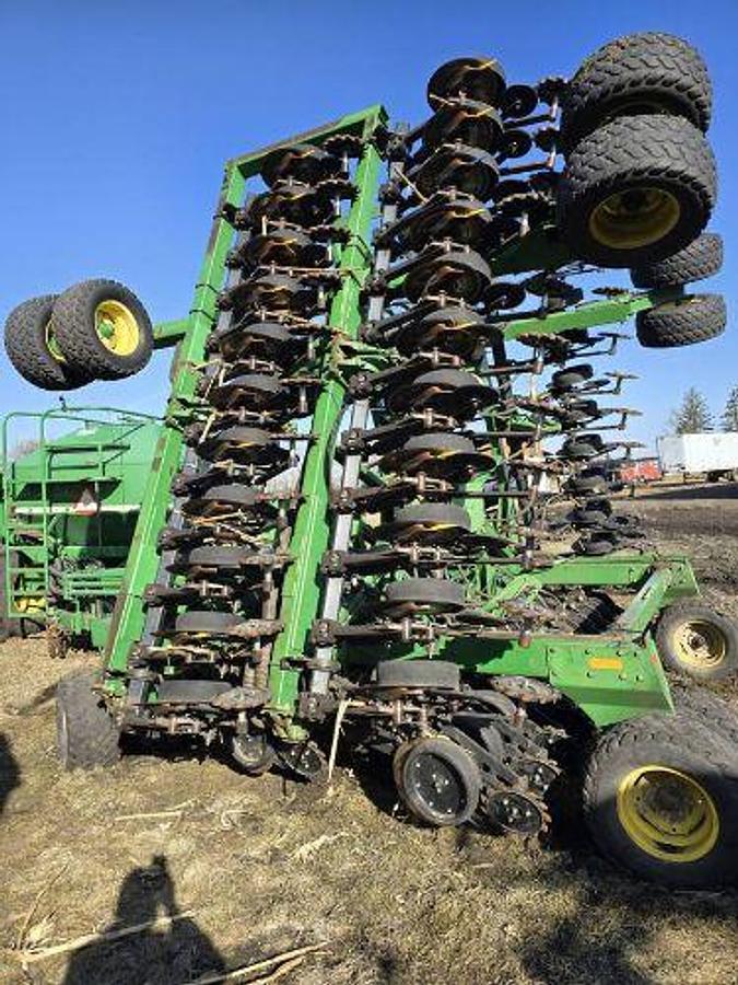 Used JOHN DEERE 1850 Air Seeder