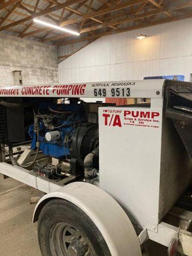 Used 1990 CUSTOM 640 Concrete Pump